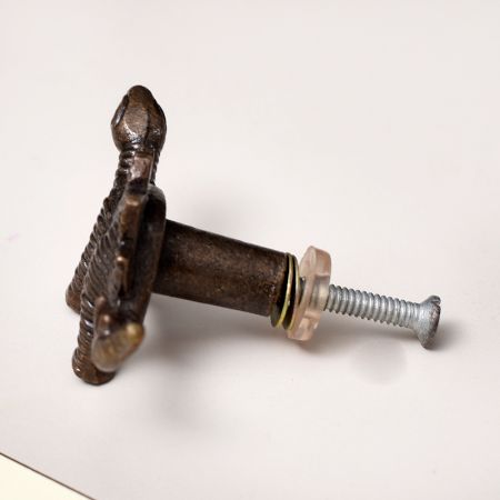 Dark Finish Decorative Iron Knob for Cabinet in Dinosaur Shape